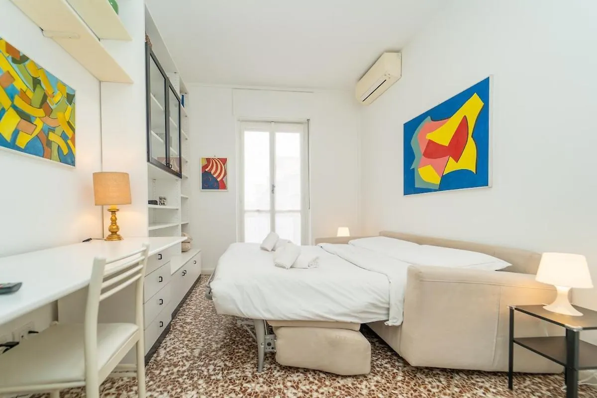 Bright Apartment In Milán