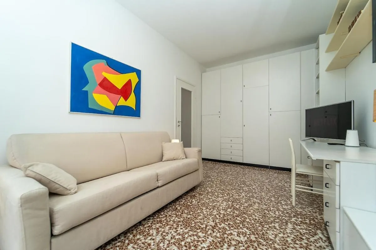 Bright Apartment In Milán