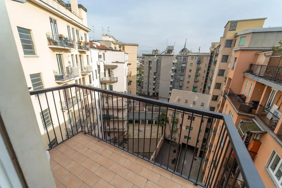 Bright Apartment In Milán Italia